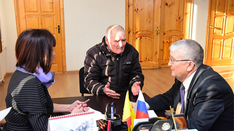 Заместители главы администрации Ибресинского района Валерий Гаврилов и Маргарита Андреева провели прием граждан