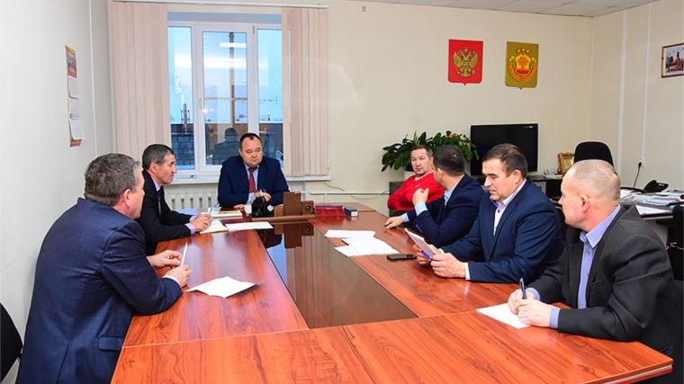 Глава администрации Ибресинского района Сергей Горбунов провел совещание с руководителями коммунальных служб района